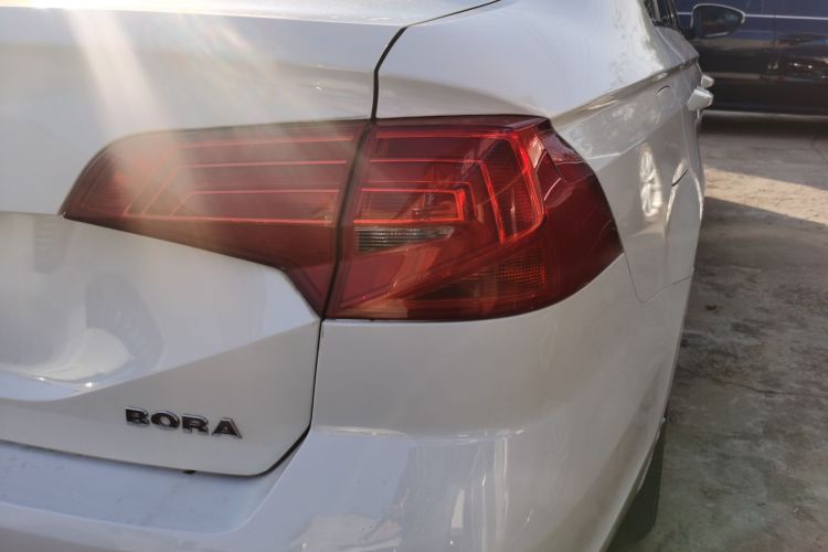 大众 宝来 2017款 1.6L 自动舒适型车身外观9