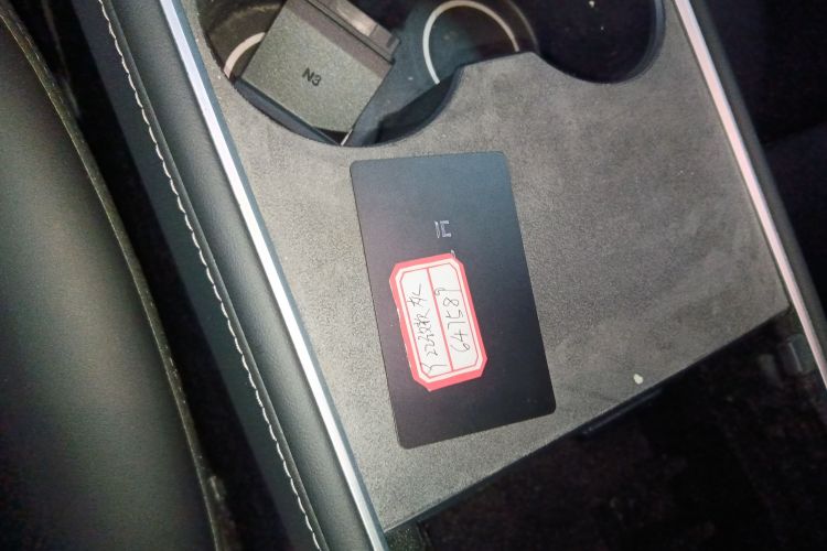 特斯拉 Model Y 2022款 改款 后轮驱动版中控内饰7001