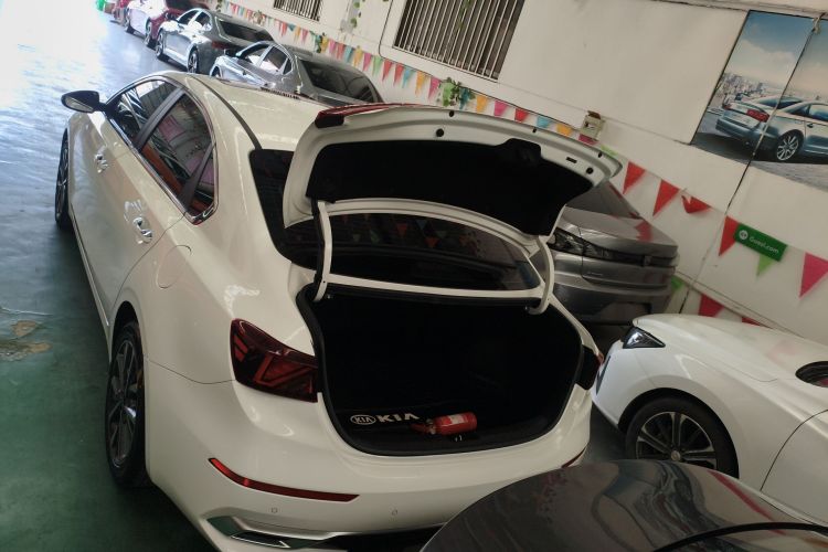 起亚K3 2021款 改款 1.5L CVT时尚版机舱底盘23