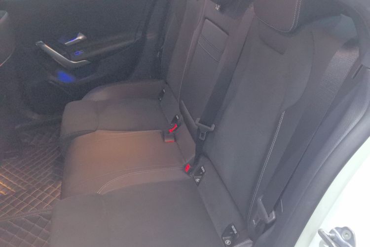 奔驰A级 2022款 改款二 A 200 L 运动轿车时尚型中控内饰21