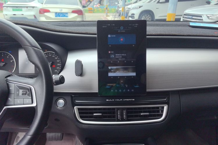 比亚迪 宋MAX 2021款 升级版 1.5T 自动尊贵型 7座局部细节16