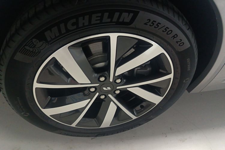 理想汽车 理想L8 2023款 Max车身外观6007