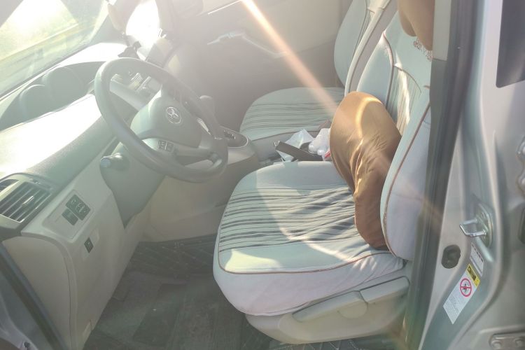 丰田 逸致 2011款 180E CVT精英版局部细节19