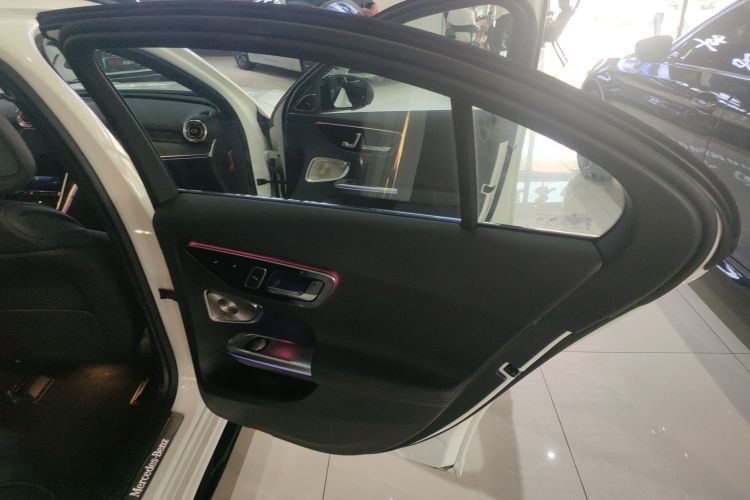 奔驰C级 2024款 改款 C 260 L 皓夜运动版中控内饰7006