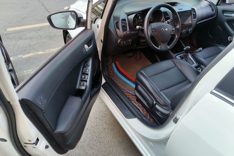 起亚K3 2016款 1.6L 自动GLS中控内饰20