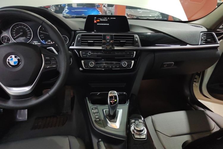 宝马3系 2017款 320Li M运动型局部细节16