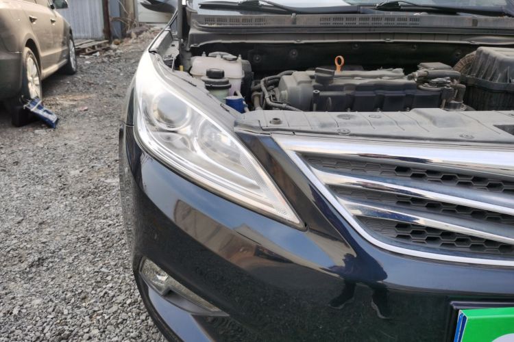 长安 逸动 2015款 1.6L 手动豪华型 国V车身外观8