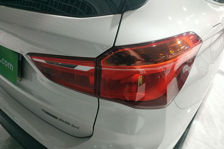 宝马X1 2019款 sDrive20Li 领先型车身外观9