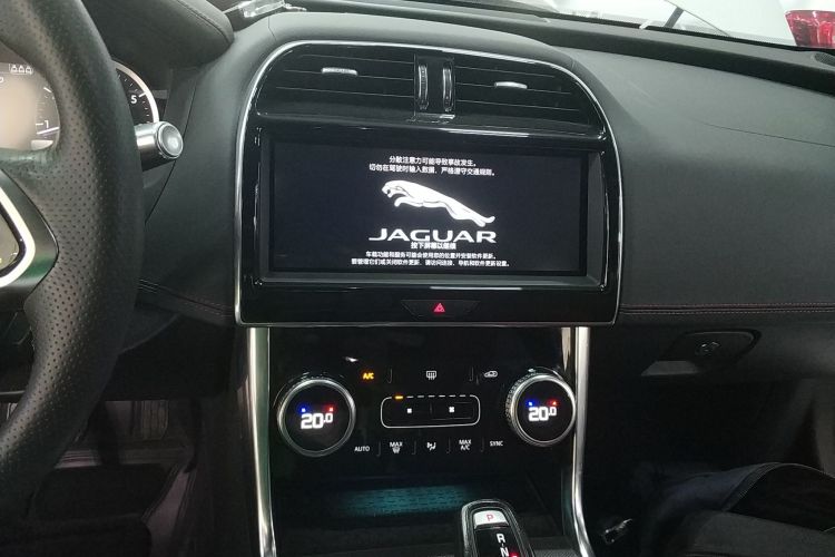 捷豹XEL 2020款 2.0T 200PS R-DYNAMIC S进取运动版中控内饰16