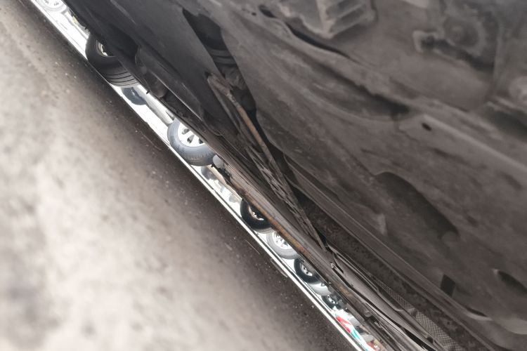 宝马5系 2013款 525Li 豪华型局部细节9003