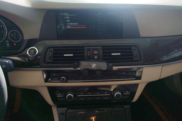宝马5系 2013款 525Li 豪华型中控内饰16
