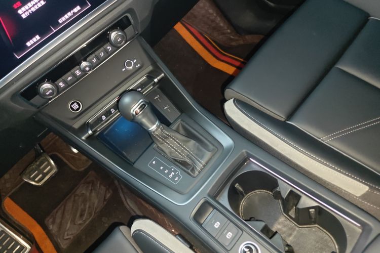 奥迪Q3 2024款 35 TFSI 时尚动感型中控内饰18