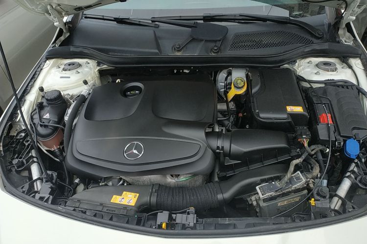 奔驰CLA 2016款 CLA 200 动感型机舱底盘24