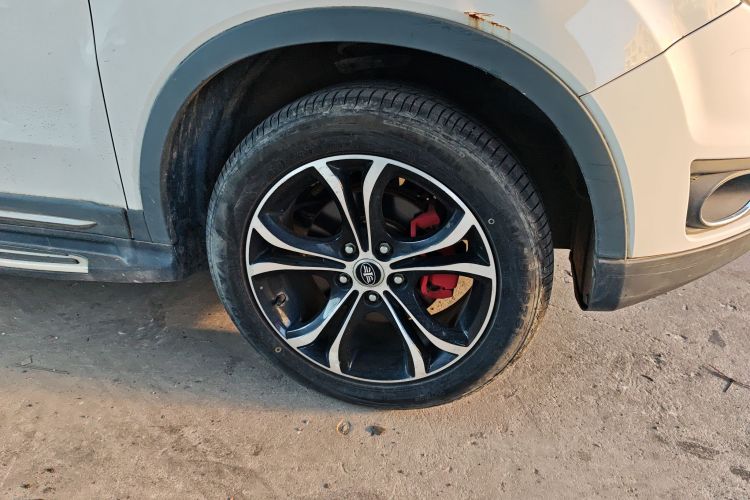 一汽 森雅R7 2017款 1.6L 自动智能型车身外观10