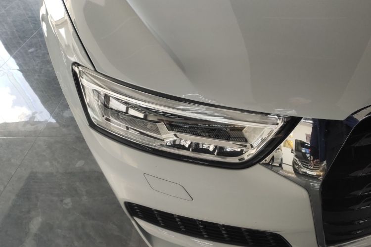 奥迪Q3 2017款 35 TFSI 运动型车身外观8