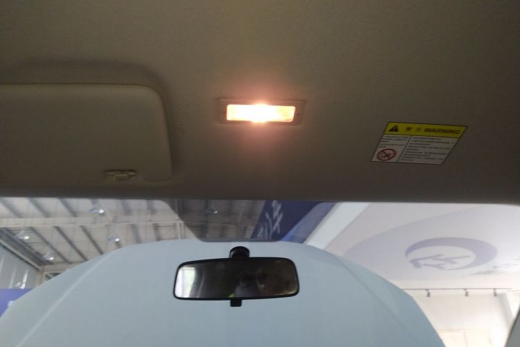 荣威 科莱威CLEVER 2021款 302km卓越版中控内饰22