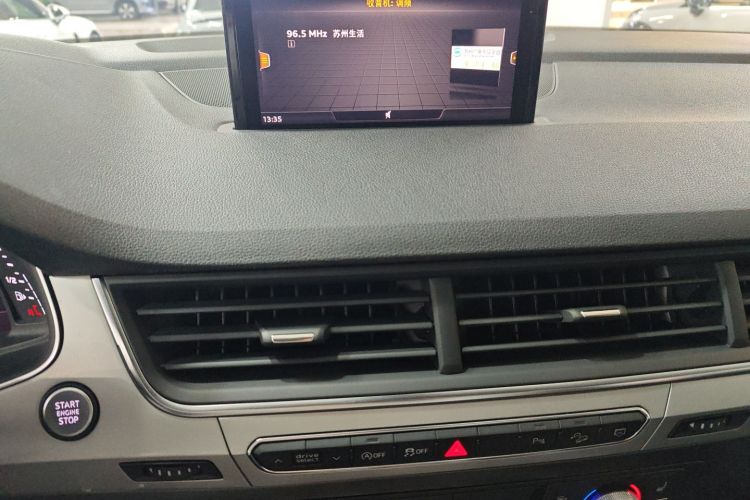 奥迪Q7 2019款 45 TFSI 舒适型中控内饰16