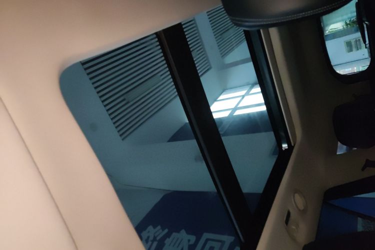 福特 探险者 2023款 EcoBoost 285 后驱风尚版 6座中控内饰22