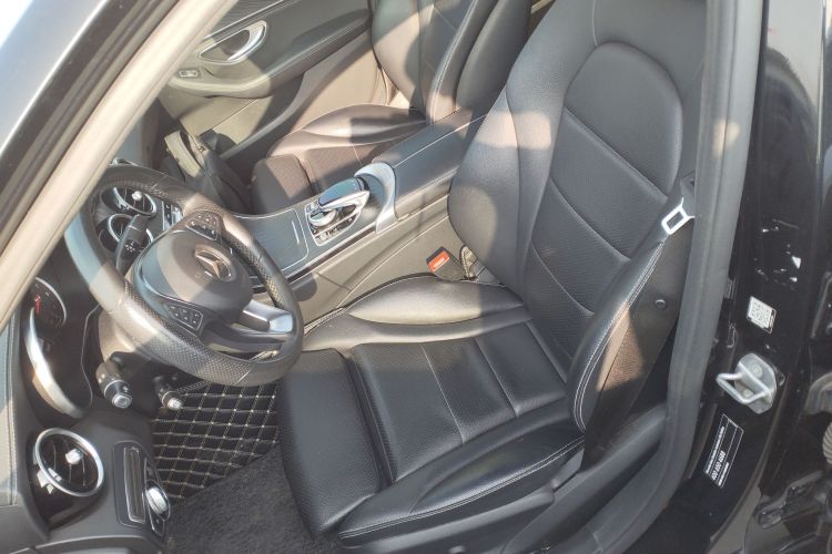 奔驰C级 2017款 C 180 L 运动版中控内饰19