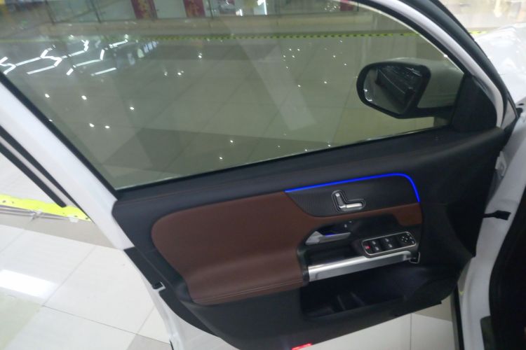 奔驰GLB 2021款 GLB 200 动感型中控内饰7007