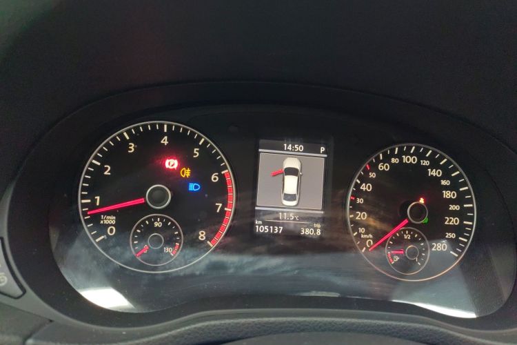 大众 帕萨特 2015款 1.8TSI DSG御尊版中控内饰14