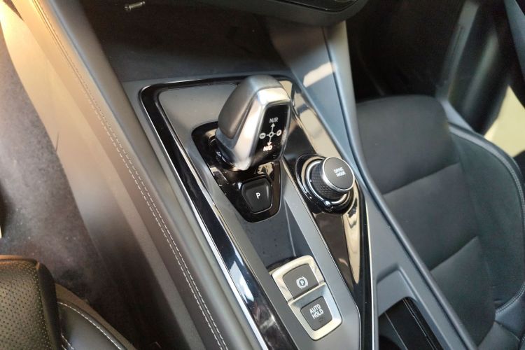 领克03 2022款 2.0TD DCT劲Pro中控内饰18