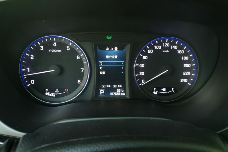 现代 名图 2014款 1.8L 自动尊贵型DLX中控内饰14