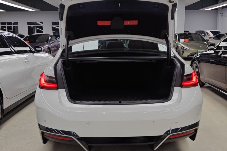 宝马i3 2025款 eDrive 35 L局部细节23