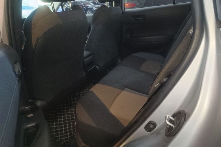 丰田 锋兰达 2023款 2.0L CVT精英版中控内饰21