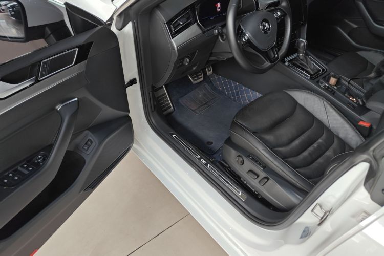 一汽-大众CC 2020款 330TSI 魅颜版 国VI中控内饰20