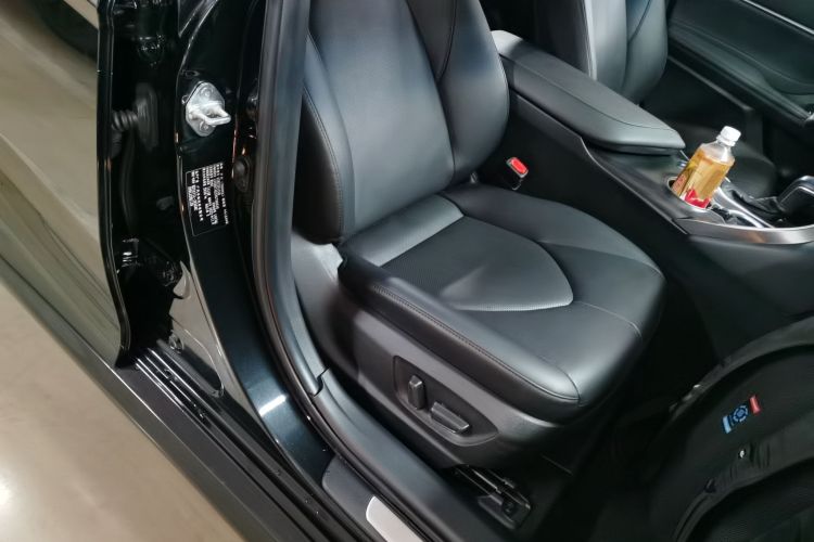 丰田 凯美瑞 2021款 2.0G 豪华版局部细节41