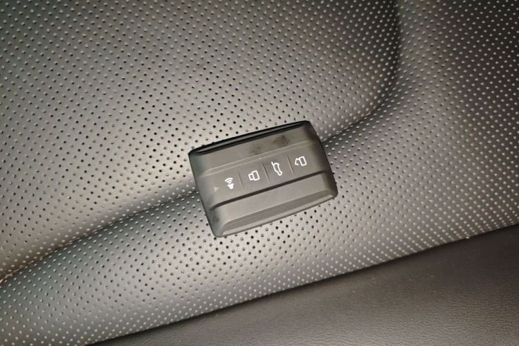 坦克300 2025款 2.0T 征服者中控内饰7001