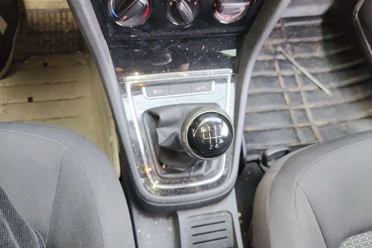 大众 宝来 2015款 质惠版 1.6L 手动时尚型中控内饰18