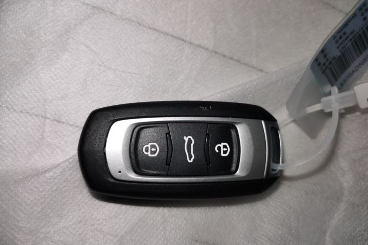 吉利银河 2025款 210km 熊猫卡丁中控内饰11