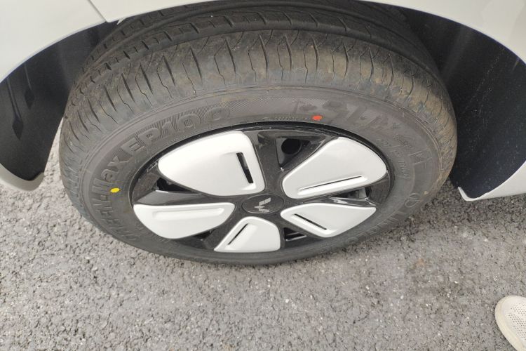 五菱汽车 宏光MINIEV 2025款 四门版 进阶款车身外观6008