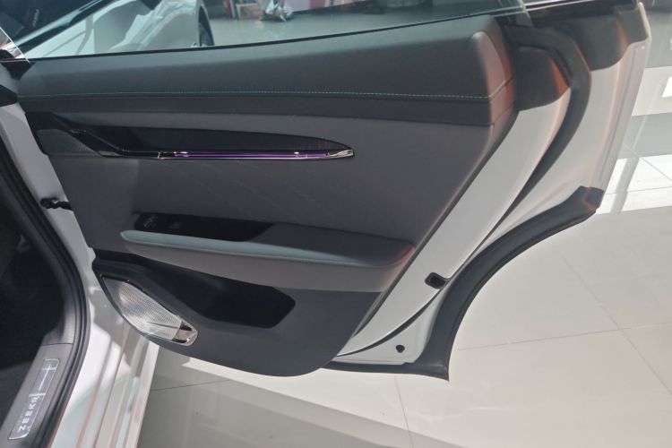 极氪001 2023款 WE版 86kWh中控内饰7006