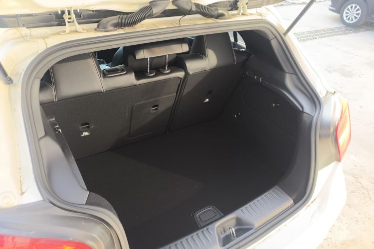 奔驰A级(进口) 2015款 A 180机舱底盘23