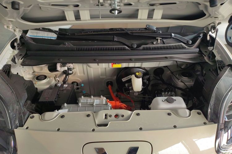 五菱汽车 宏光MINIEV 2025款 四门版 进阶款机舱底盘24