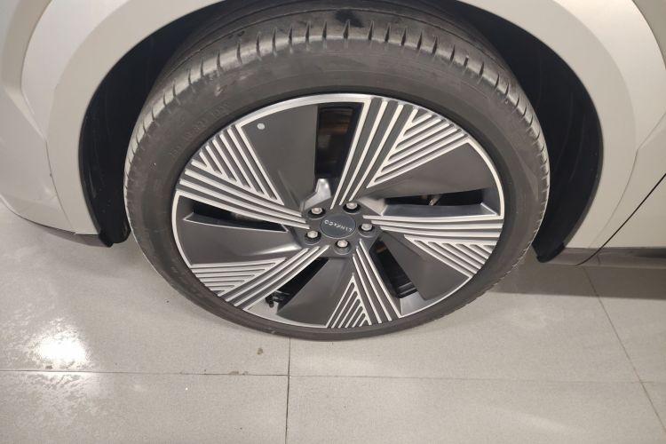 领克08 EM-P 2023款 120km 长续航Halo车身外观6007