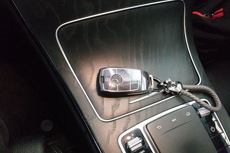 奔驰C级 2020款 C 260 L 运动版中控内饰7001