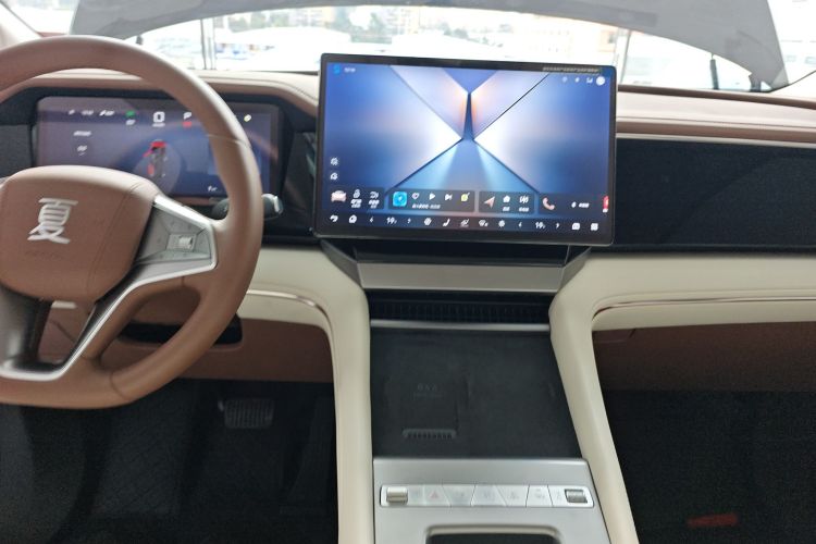比亚迪 夏 2025款 DM-i 1.5T 180km 卓越型中控内饰16