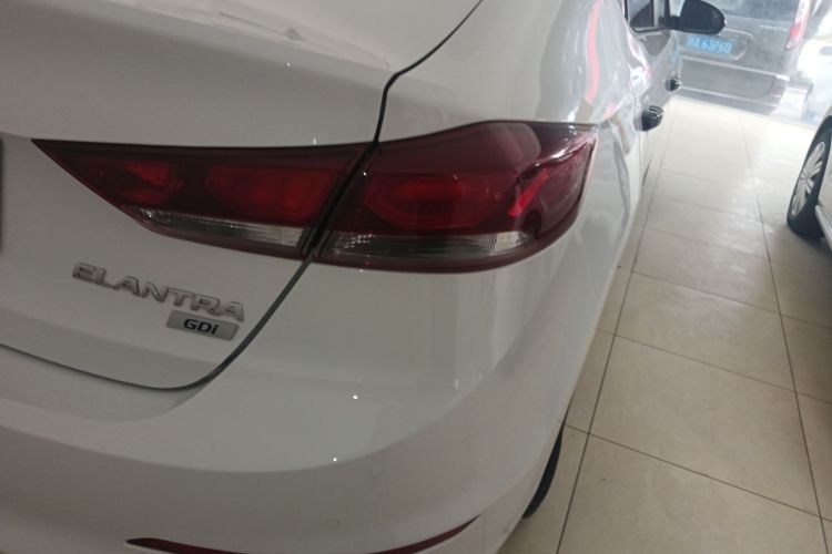 现代 领动 2016款 1.6L 自动智炫·精英型车身外观9