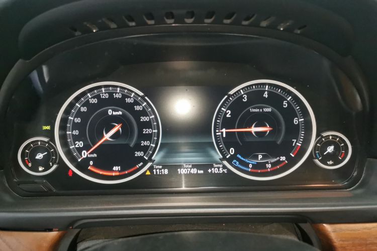 宝马5系 2014款 528Li 领先型中控内饰14