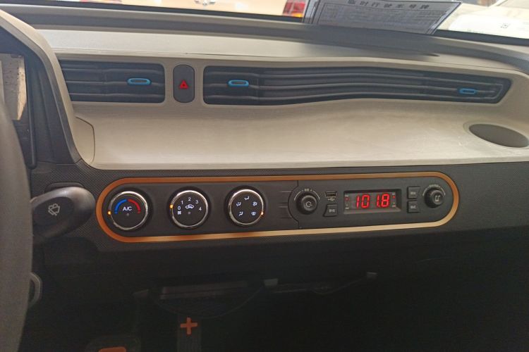 五菱汽车 宏光MINIEV 2020款 悦享款 磷酸铁锂中控内饰16