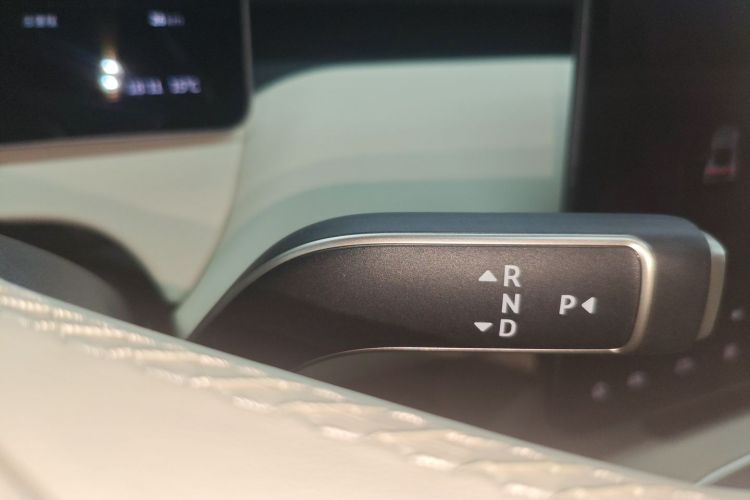 蔚来ET5 2025款 75kWh中控内饰18