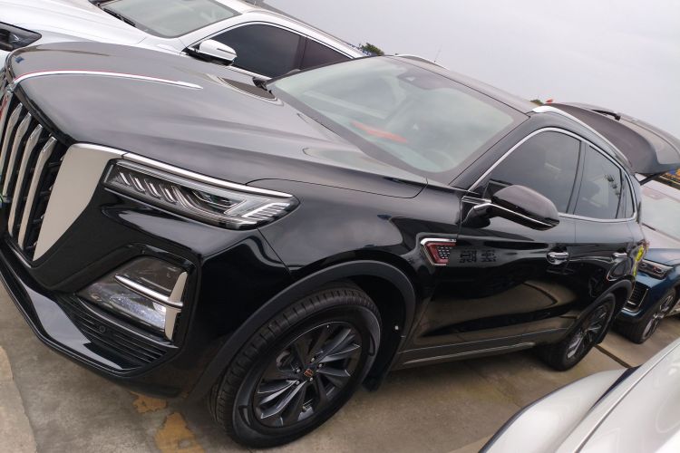 红旗HS5 2025款 2.0T 两驱旗享Pro版车身外观4