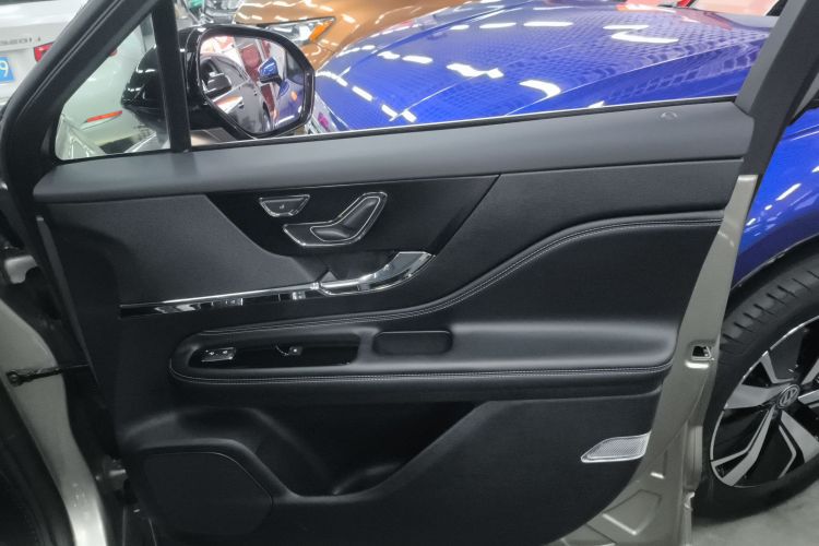 林肯 冒险家 2022款 改款 2.0T 两驱尊雅版中控内饰7005