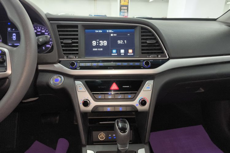 现代 领动 2016款 1.6L 自动智炫·精英型中控内饰16