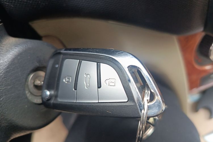 长安凯程 欧诺S 2012款 1.3L精英型中控内饰11