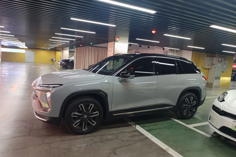 蔚来ES6 2020款 455KM 运动版车身外观4